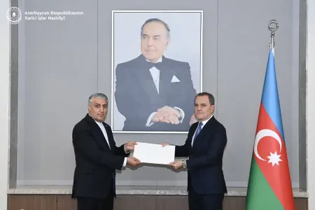 Ceyhun Bayramov İranın yeni səfirinin etimadnaməsini - QƏBUL ETDİ
