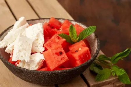 Qarpızla pendiri birlikdə yemək olar?