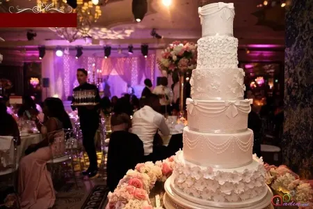 Toylarda kəsilən tort belə hazırlanırmış - VİDEO