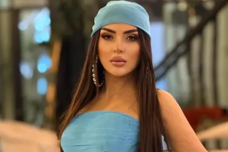 Vəfa Şərifova dayısına 2 ferma tikdirdi