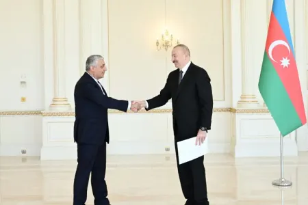 İlham Əliyev yeni səfirin etimadnaməsini qəbul etdi