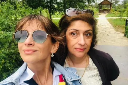 Aparıcı Leyla Quliyevanın anasından duyğusal - TƏBRİK