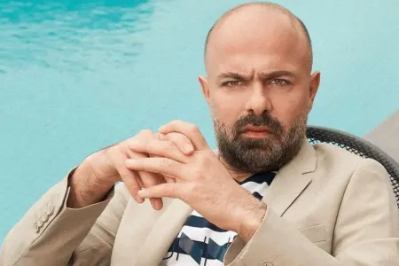 Özünü tanınmaz hala saldı - FOTO