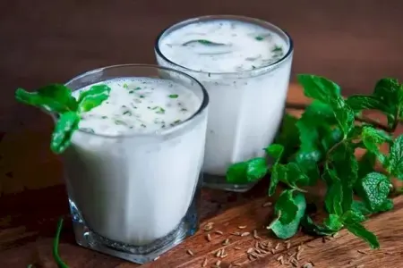 Əcdadlarımızın ən güvəndiyi yay içkisi - Duzlu ayranın inanılmaz faydaları