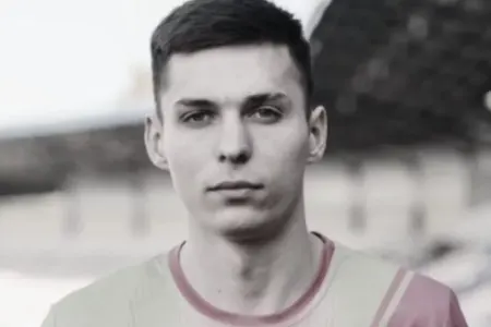 Rusiyada futbolçu oyun zamanı öldü