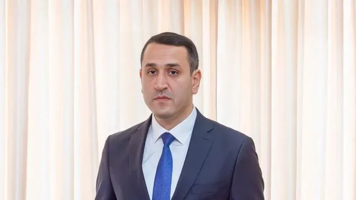 Azərbaycanda nazirə AĞIR İTKİ