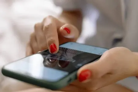 “Google”dan təcili xəbərdarlıq: Telefonunuzda bu funksiyanı silin