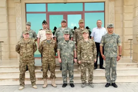 Azərbaycan və Qazaxıstan hərbçiləri görüşüb