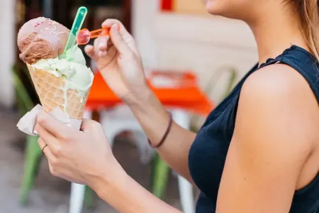 Dondurma insanı kökəldir?