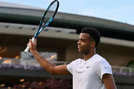 21 yaşlı tennisçi "Uimbldon" turnirində rekord qırdı