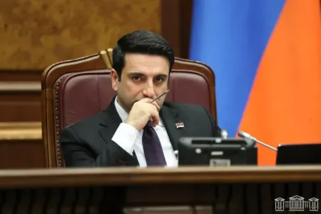 Ermənistan parlamentinin spikerindən Rusiyaya: - "Ya siz dayandırın, ya da biz"