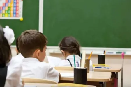 Rusdilli məktəblər ödənişli olacaq?