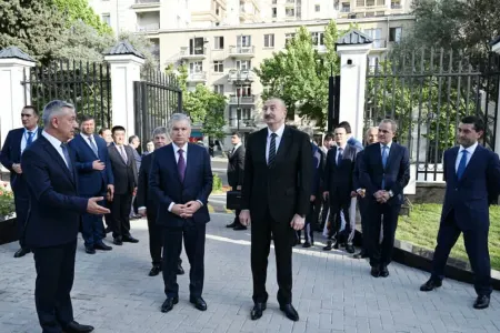Prezidentlər Özbəkistan səfirliyinin yeni binasının açılışında