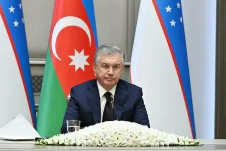 Mirziyoyev Bakıda Zəfər parkını ziyarət etdi
