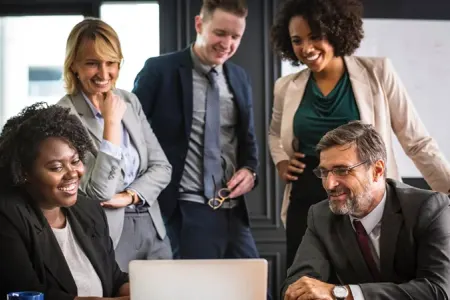 İş yerində dost olmaq – Düzgün insanı necə seçək? - SƏHƏR OXUSU