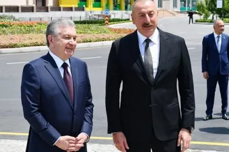 Prezidentlər Xankəndidə tikiş fabrikində...