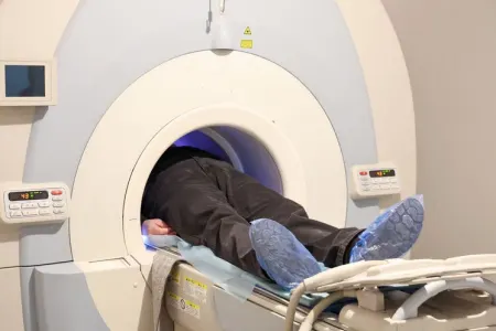 Həkim KT və MRT ilə bağlı mifləri dağıtdı