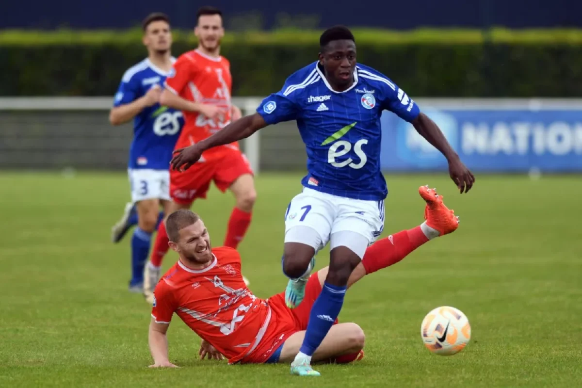 “Pulunu balta kəsməyən” klub əcnəbi hücumçunun arxasınca düşdü