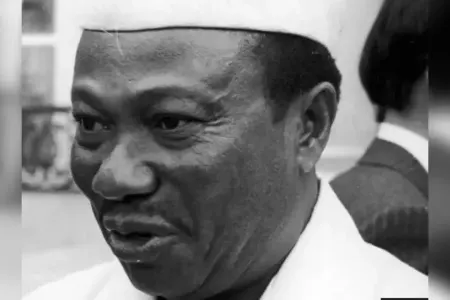 Keçmiş prezident 45 il sonra yenidən dəfn edildi