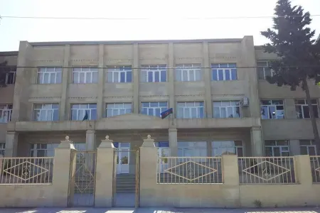 34 illik müəllim işindən kənarlaşdırılıb - Bakıda daha bir direktor qalmaqalı - FOTO