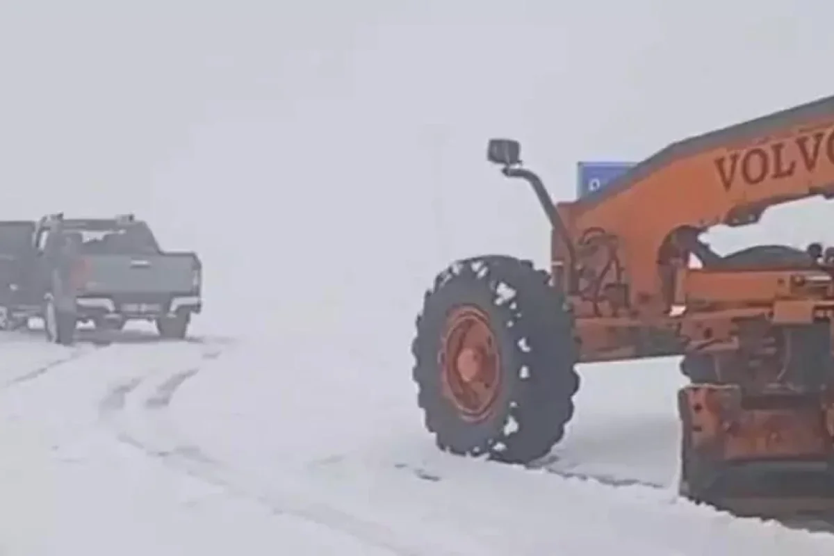 Qar yağdı - nəqliyyatın hərəkətində problemlər yarandı