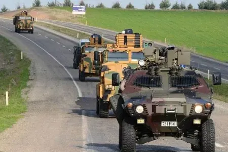 Ukraynada hərbçiləri daşıyan avtomobil PARTLADI - Yaralılar var