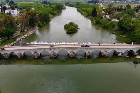 “Ölümsüzlük Körpüsü”: - 1700 ildir ki...