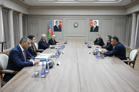 Əli Əsədov UNESCAP-ın icraçı katibi ilə görüşüb