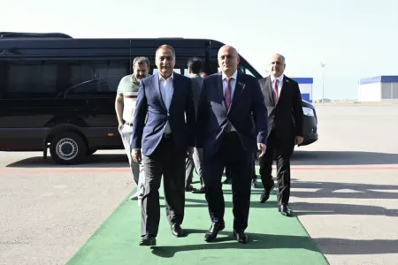 Sərdar Ayaz Sadiq Azərbaycana GƏLDİ