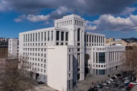 Ermənistandan SƏRT QADAĞA
