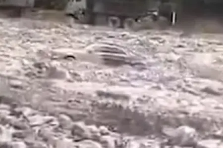 Şərurda sel daşqınlara səbəb oldu