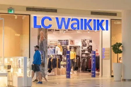 “LC Waikiki”nin anbarı yandı- - Xeyli miqdarda ziyan dəydi