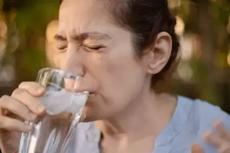 Sərinləmək üçün buzlu yox, isti su için - – Səbəbləri sizi təəccübləndirəcək