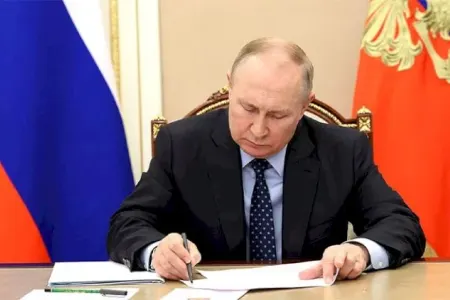 Putin ordu ilə bağlı mühüm qanunu imzaladı - Müharibə bitənə qədər...