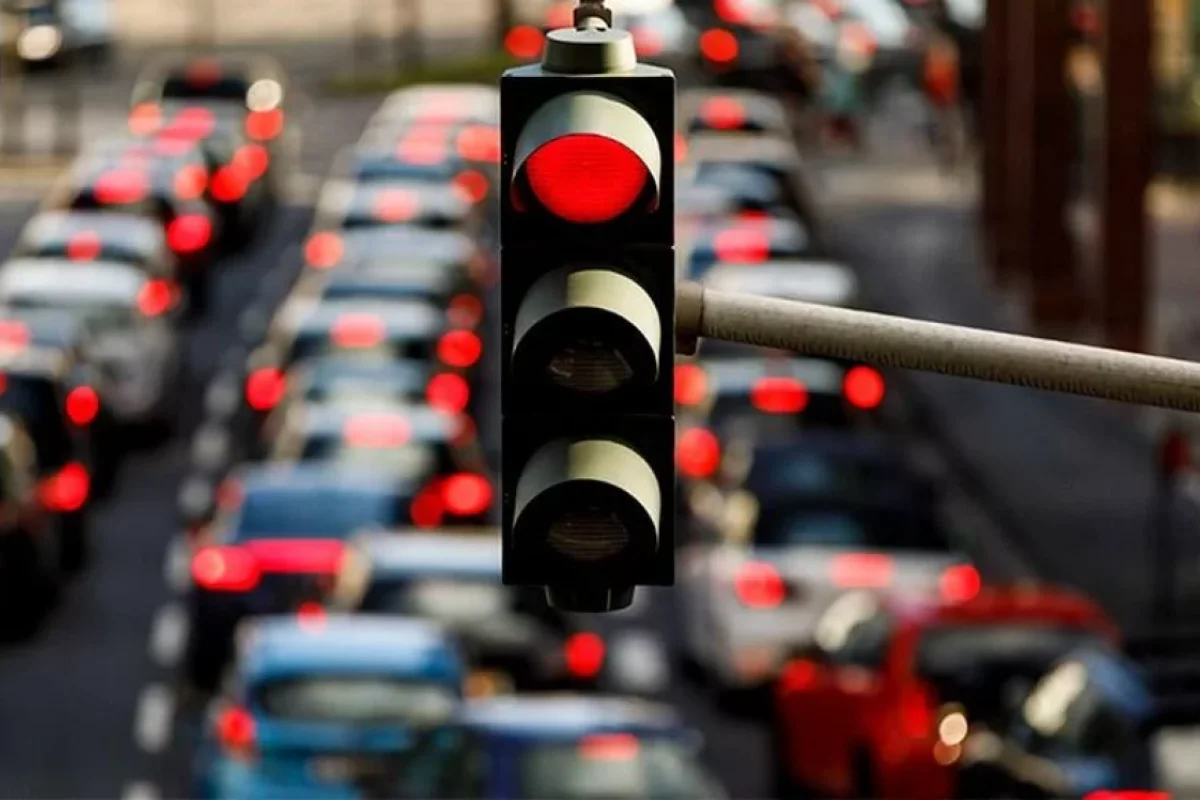 Bakının iki prospektində tıxac yarandı