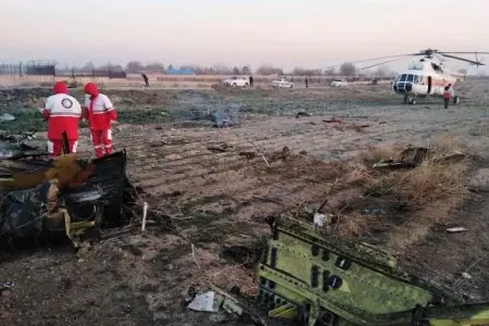 Tatarıstanda TƏYYARƏ QƏZASI: - Yaşayış binasına ÇIRPILDI
