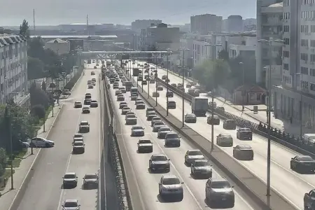 Paytaxt yolları keçilməz oldu - SİYAHI