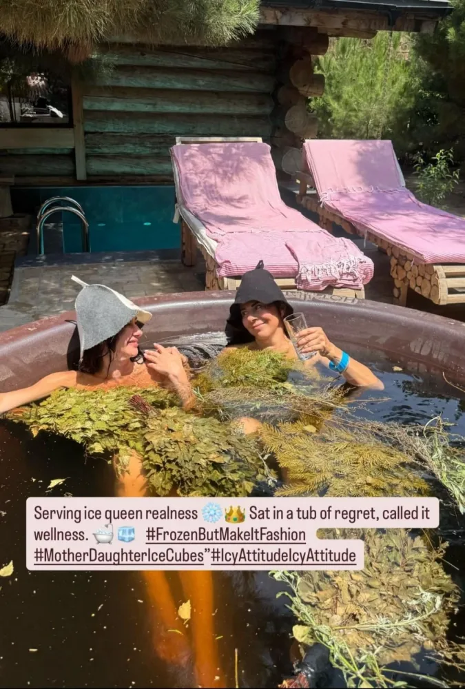 Nəsrin anası ilə şokolad vannası qəbul etdi - – FOTO