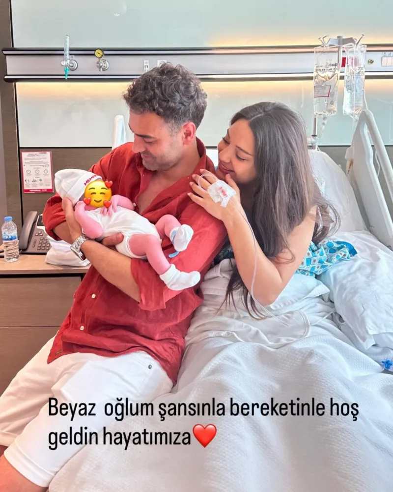 Röyanın qardaşı yeni doğulan oğlu ilə FOTOSUNU paylaşdı
