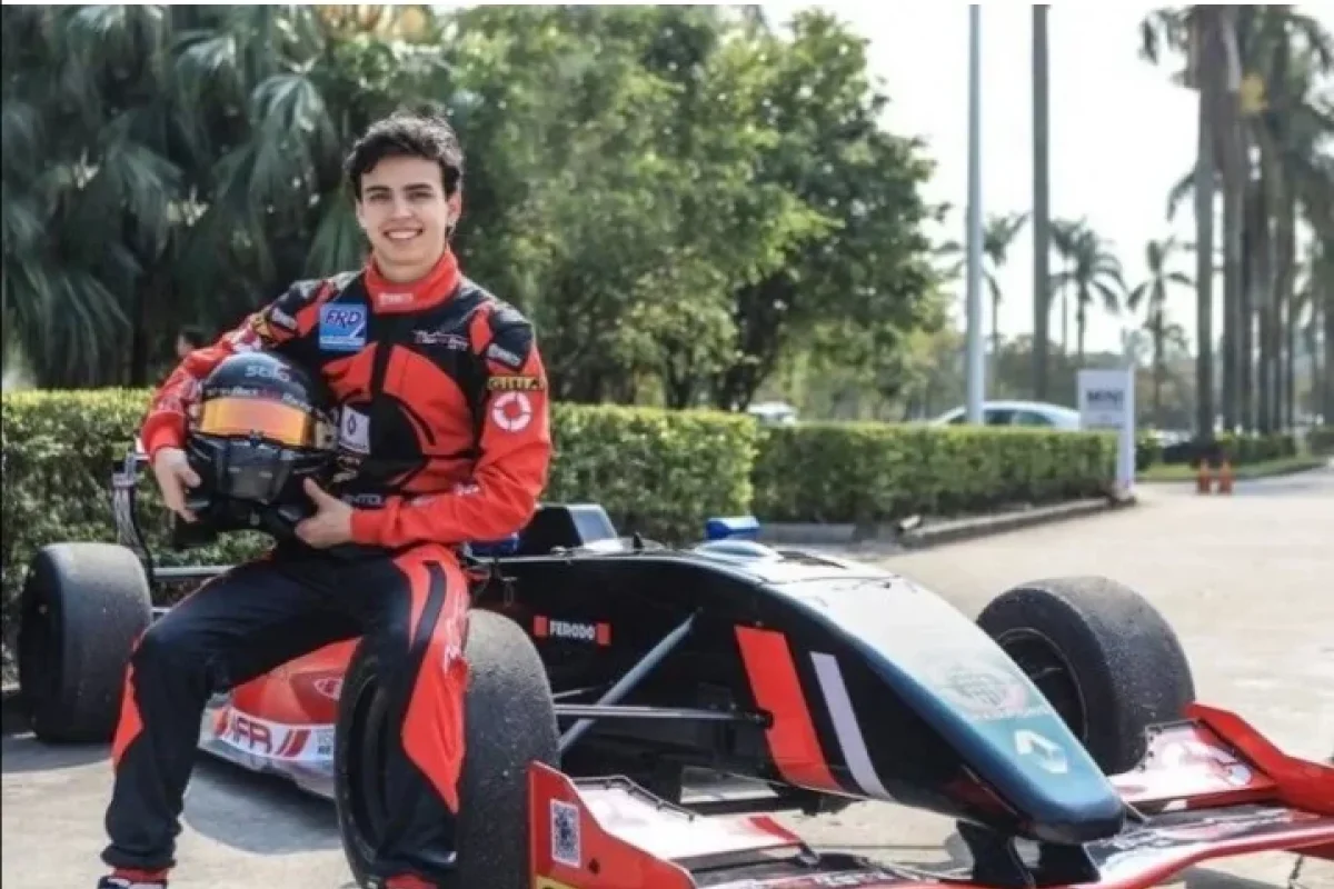 "Formula-3"ün ən gənc pilotu atasını öldürdü