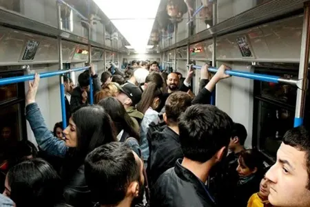 Temperatur yüksəldi, Bakı metrosu “sauna”ya çevrildi