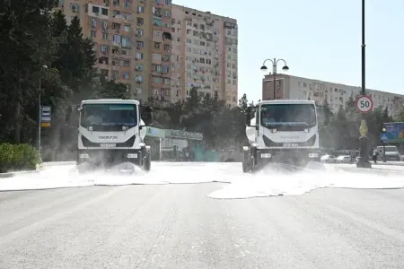 Paytaxt küçələri yenidən yuyuldu