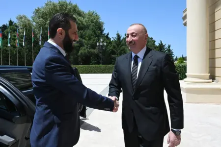 İlham Əliyevin Əhməd Əl Şaraa ilə geniş tərkibdə görüşü olub