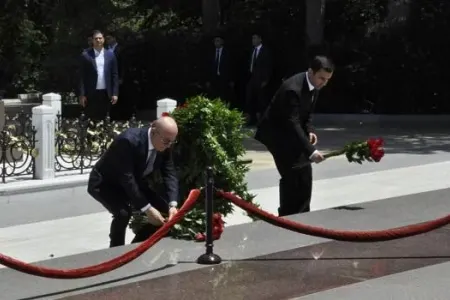 Heydərovla Ərgüc Kələntərli Fəxri xiyabanda... - Foto