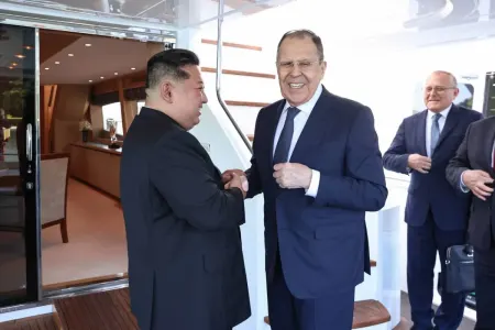 Kim Çen In Lavrovu qəbul edib