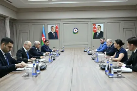 Əli Əsədov Ukraynanın energetika naziri ilə görüşdü