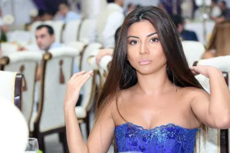 "1 manat alıb yer süpürürdüm" - Aysel Əlizadə