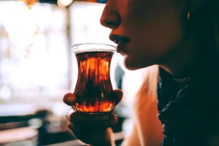 Çay içəndə vücudumuzda nə baş verir? - Məgər ziyanı varmış...