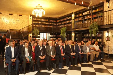 Azərbaycan milli mətbuatının 150 illik yubileyinə TÖHFƏ - FOTO