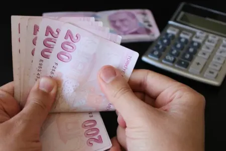 Minimum əməkhaqqıya "ikiqat" ARTIM TƏLƏBİ